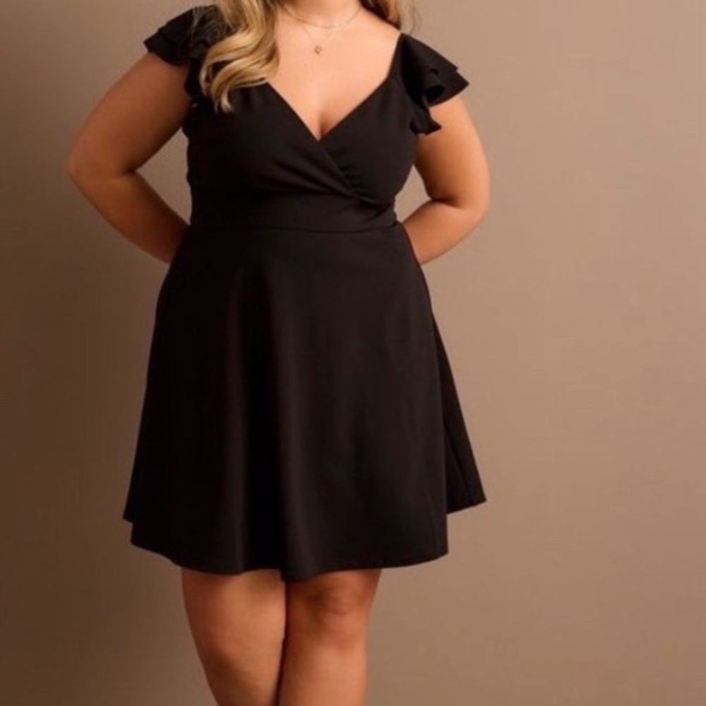 ARULA Flutter Sleeve Black Cocktail Dress